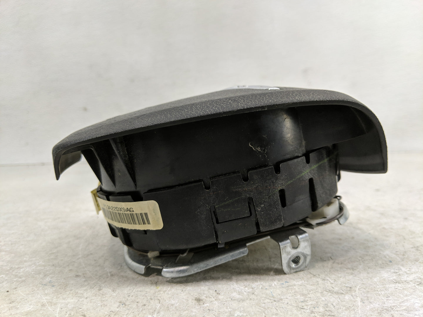 2011-2014 Chrysler 300 Air Bag Driver Left Steering Wheel Mounted Fits Fits 2011 2012 2013 2014 OEM Used Auto Parts - Oemuse