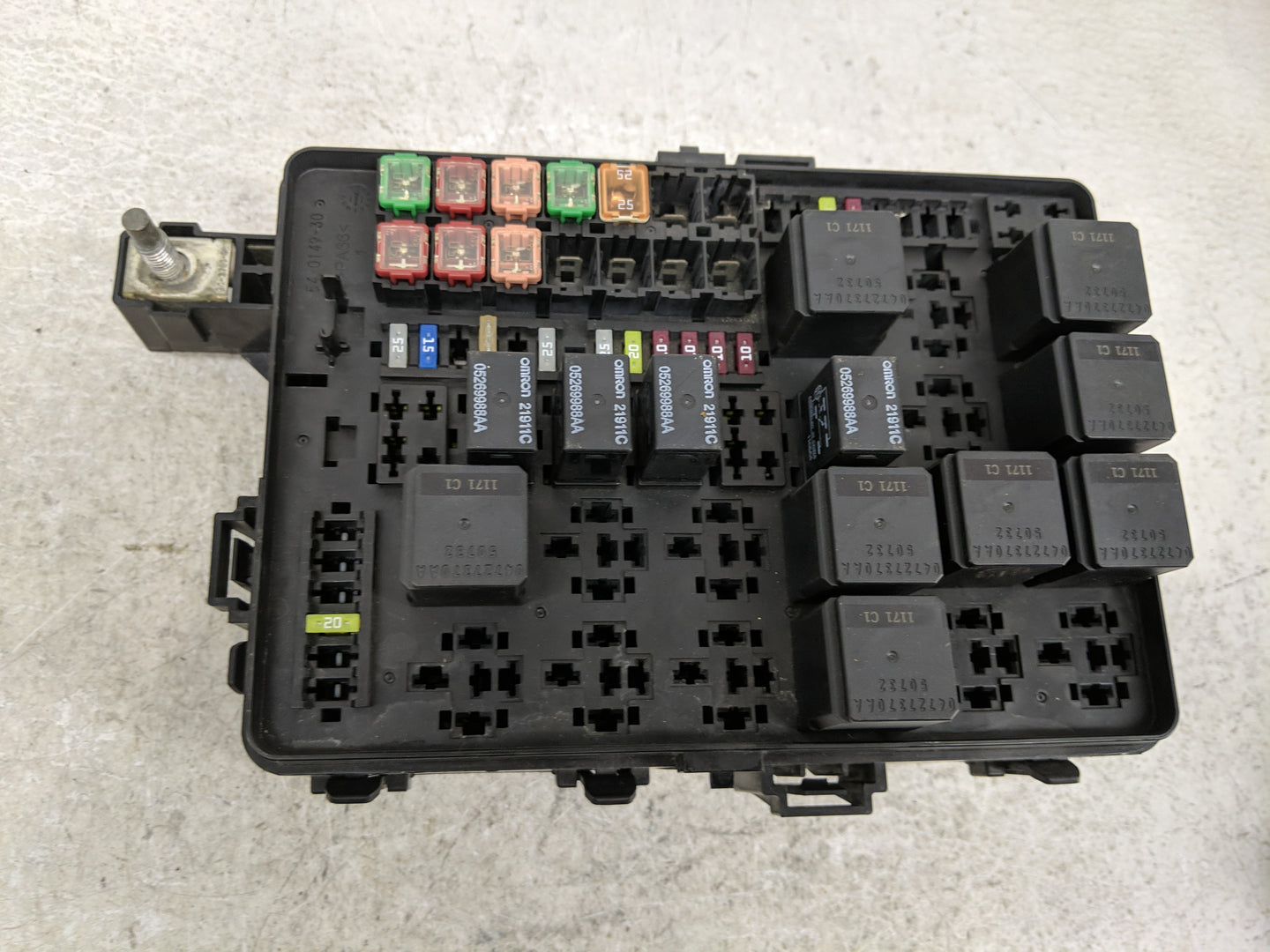 2012-2014 Chrysler 300 Fusebox Fuse Box Panel Relay Module P/N:71-3418-30 Fits Fits 2012 2013 2014 OEM Used Auto Parts - Oem