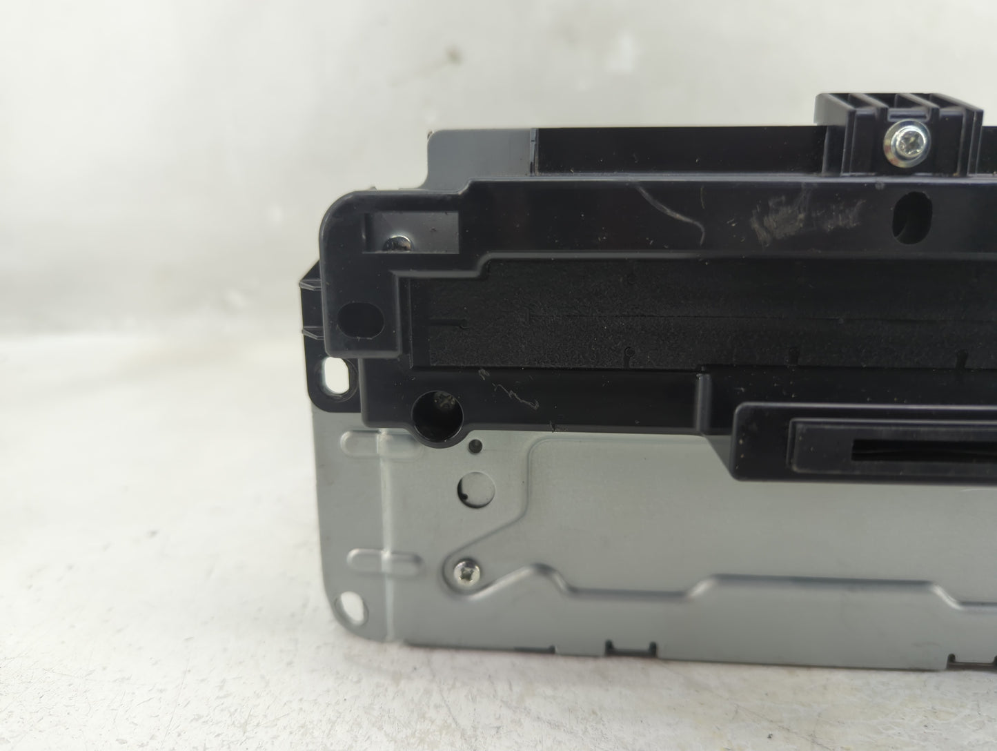 2012-2013 Chrysler 300 Radio AM FM Cd Player Receiver Replacement P/N:M4G4102036-00 Fits Fits 2012 2013 OEM Used Auto Parts 
