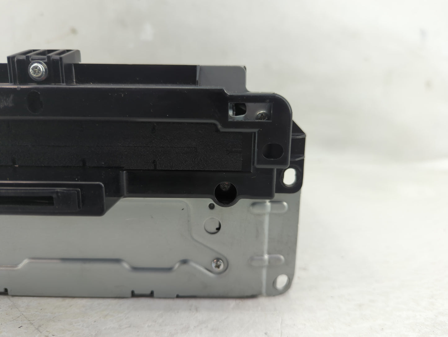 2012-2013 Chrysler 300 Radio AM FM Cd Player Receiver Replacement P/N:M4G4102036-00 Fits Fits 2012 2013 OEM Used Auto Parts 