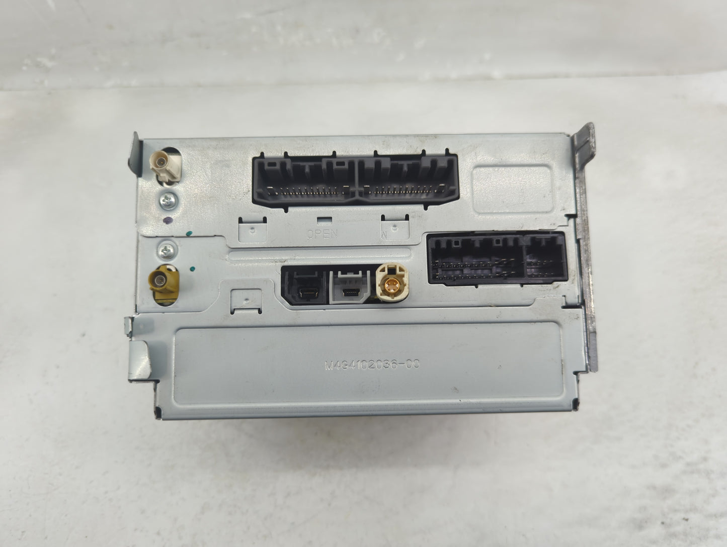 2012-2013 Chrysler 300 Radio AM FM Cd Player Receiver Replacement P/N:M4G4102036-00 Fits Fits 2012 2013 OEM Used Auto Parts 