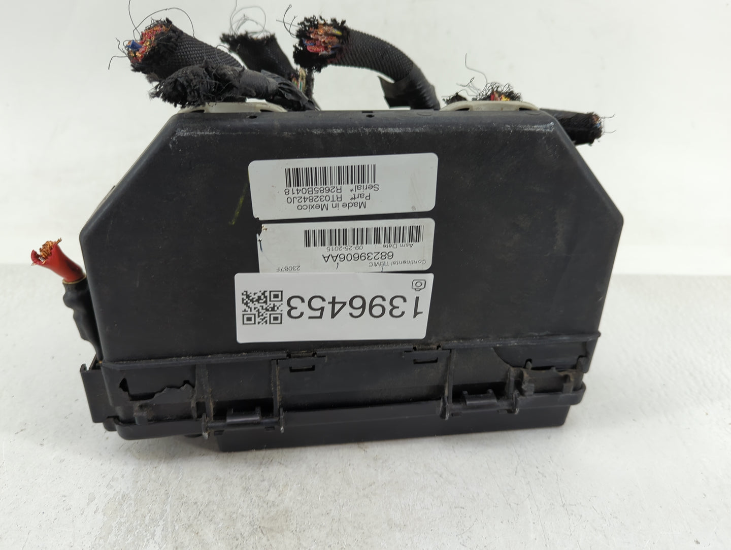 2012-2014 Chrysler 300 Fusebox Fuse Box Panel Relay Module P/N:04692316AE Fits Fits 2012 2013 2014 OEM Used Auto Parts - Oem