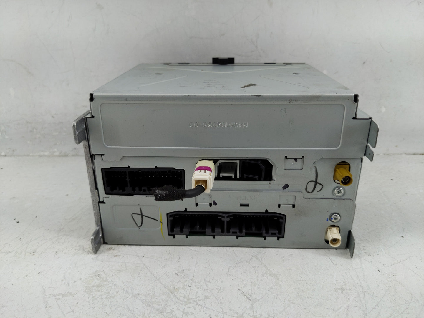 2012 Chrysler 300 Radio AM FM Cd Player Receiver Replacement P/N:P05091038AJ Fits OEM Used Auto Parts - Oemusedautoparts1.co