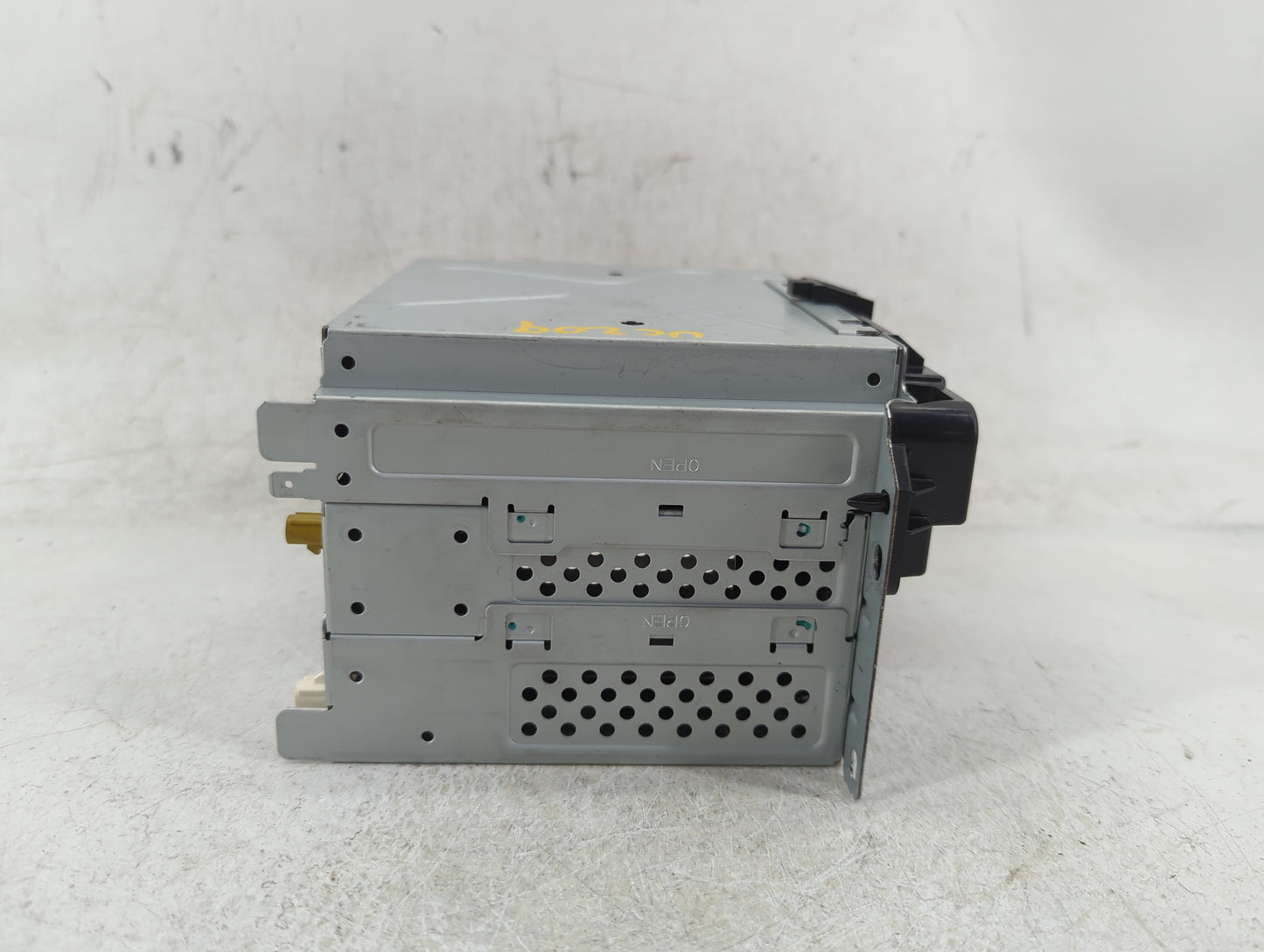 2012 Chrysler 300 Radio AM FM Cd Player Receiver Replacement P/N:P05091035AI Fits OEM Used Auto Parts - Oemusedautoparts1.co