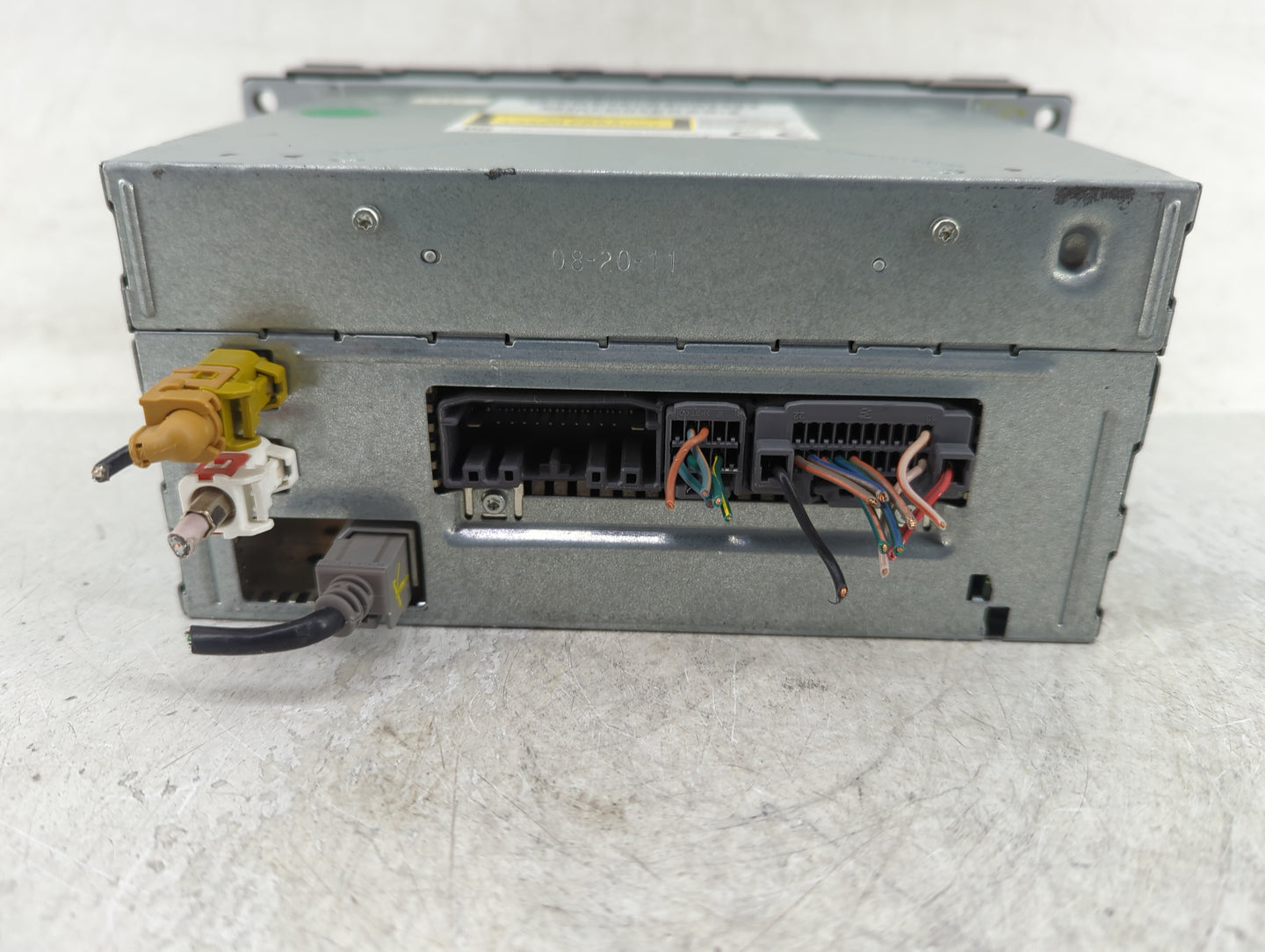 2012 Chrysler 300 Radio AM FM Cd Player Receiver Replacement P/N:68092001AD Fits OEM Used Auto Parts - Oemusedautoparts1.com