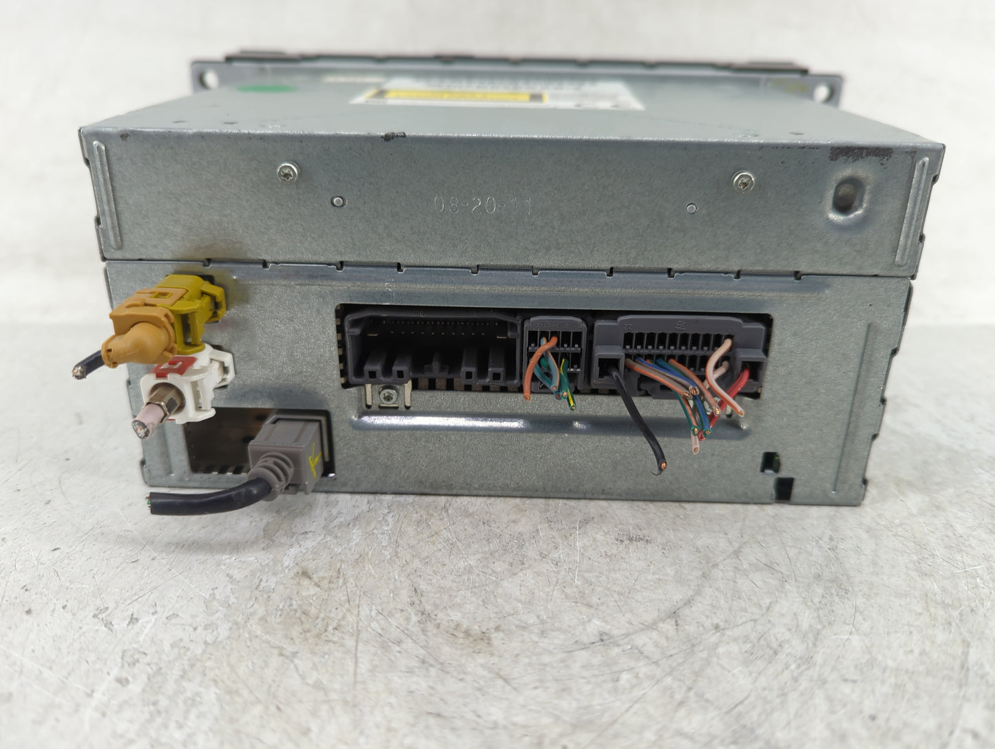 2012 Chrysler 300 Radio AM FM Cd Player Receiver Replacement P/N:68092001AD Fits OEM Used Auto Parts - Oemusedautoparts1.com
