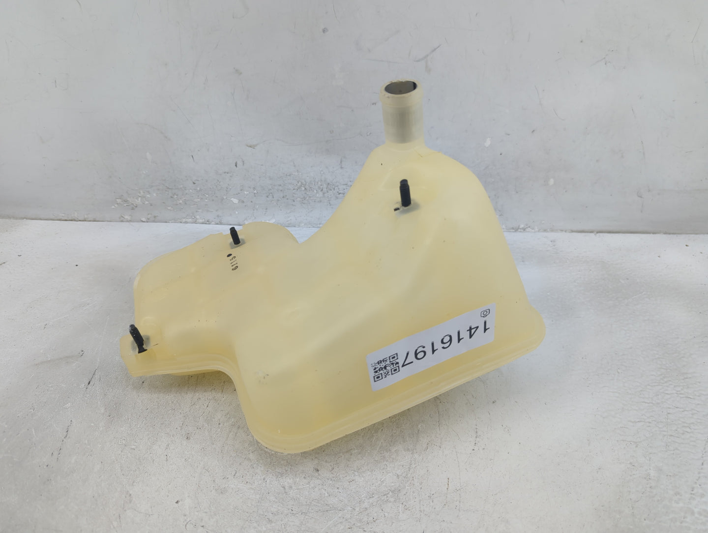 2011-2022 Chrysler 300 Radiator Coolant Overflow Expansion Tank Bottle 1416197 - Oemusedautoparts1.com