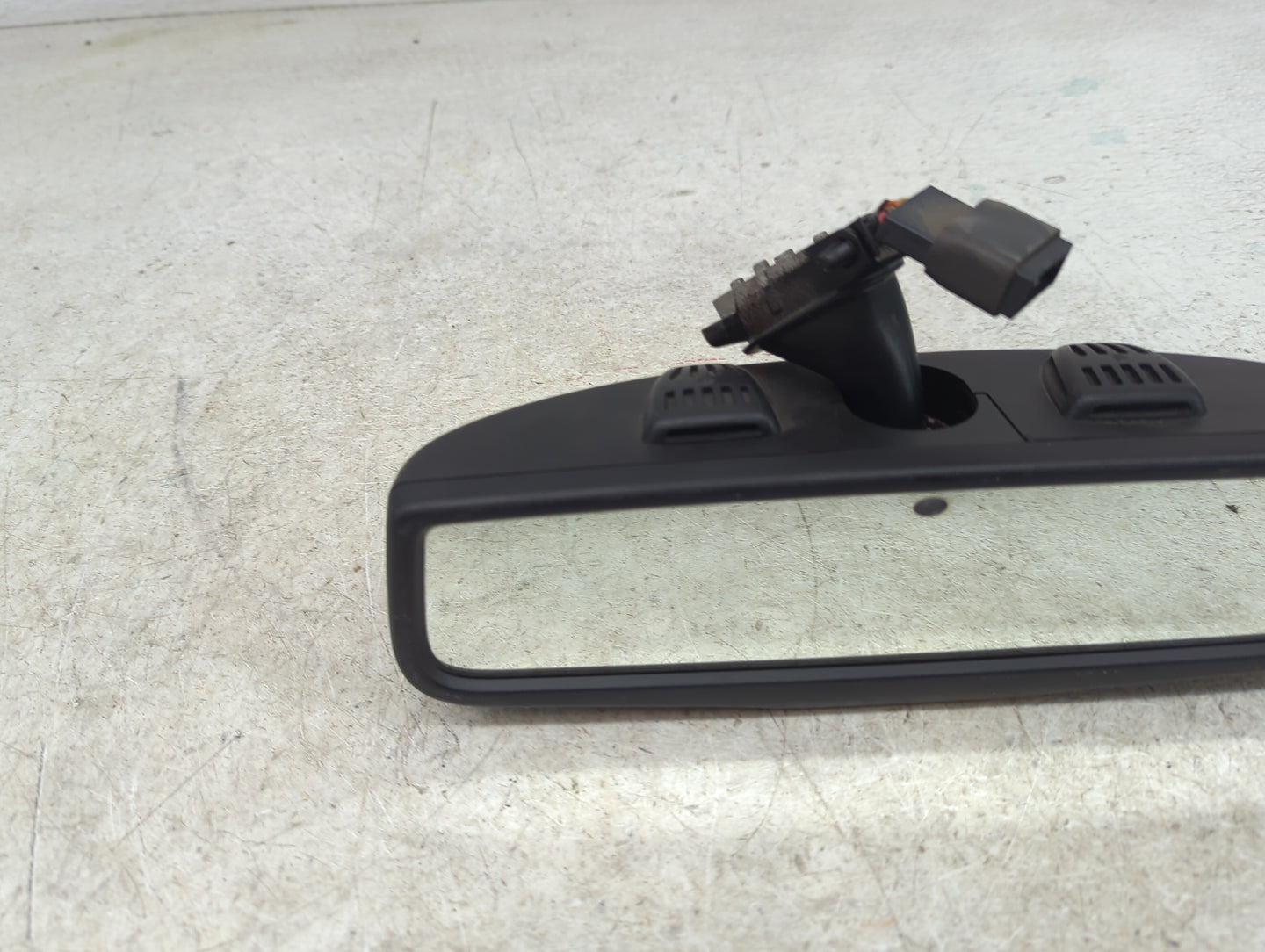 2011-2014 Chrysler 300 Interior Rear View Mirror Replacement OEM P/N:1Z2811905-2863 57010495AB Fits OEM Used Auto Parts - Oe
