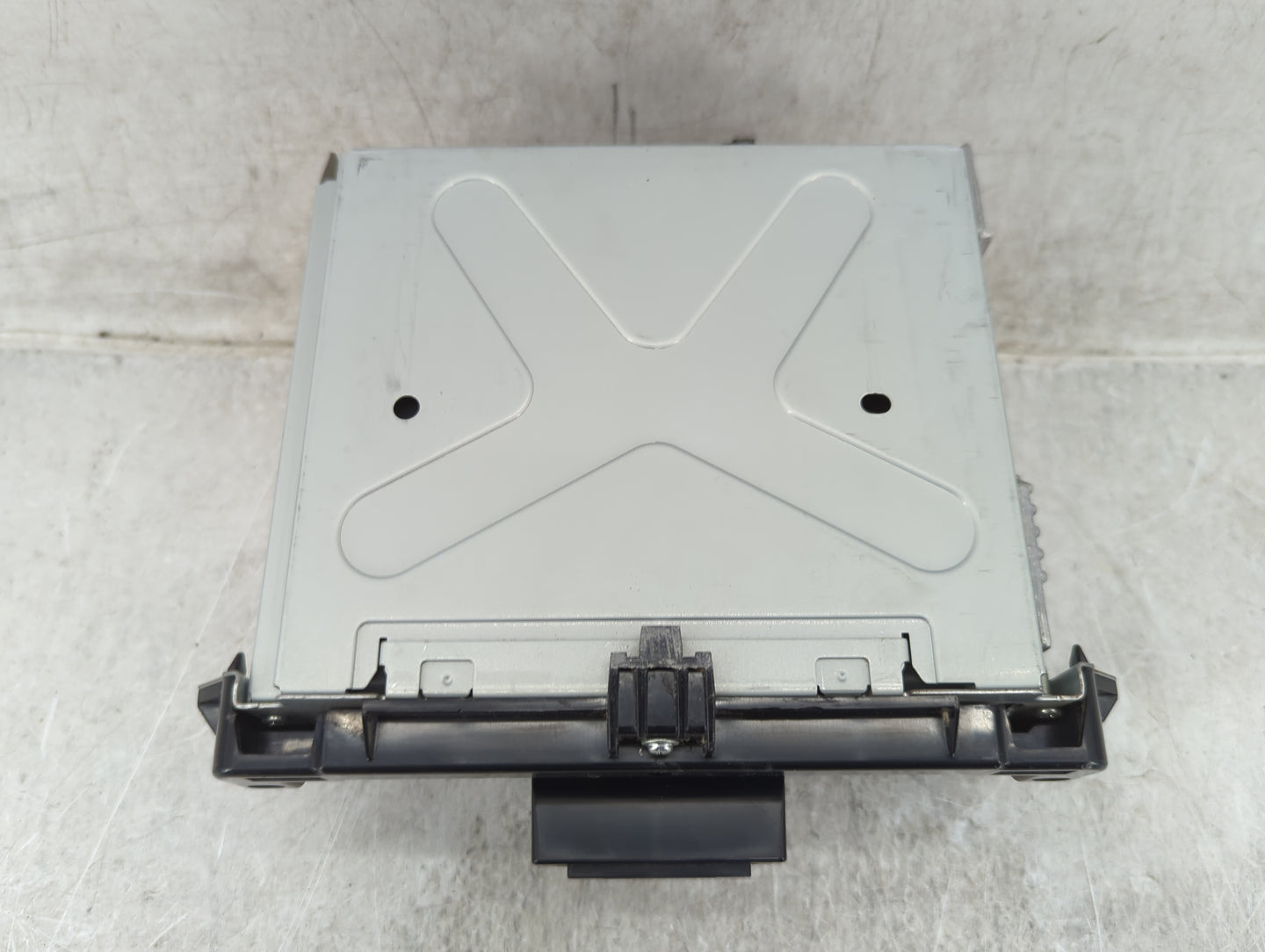 2012 Chrysler 300 Radio AM FM Cd Player Receiver Replacement P/N:P05091038AJ CQ-UC01E0GX Fits OEM Used Auto Parts - Oemuseda
