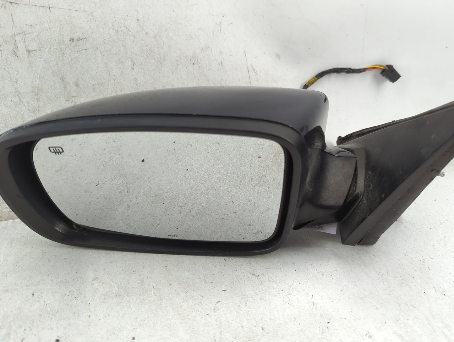 2012-2014 Chrysler 300 Driver Side View Mirror - Left Door Mirror OEM Used - Oemusedautoparts1.com