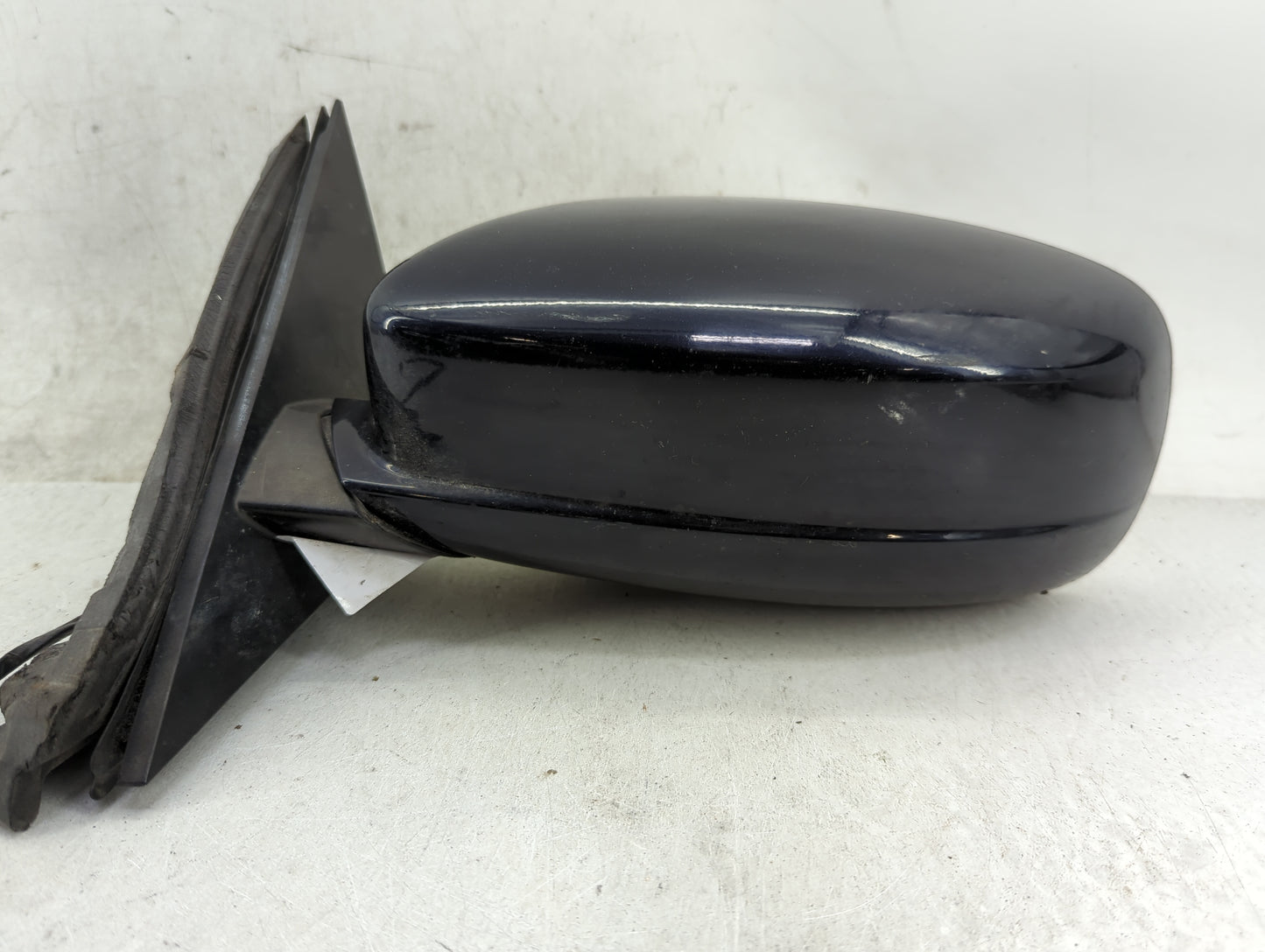 2012-2014 Chrysler 300 Driver Side View Mirror - Left Door Mirror OEM Used - Oemusedautoparts1.com
