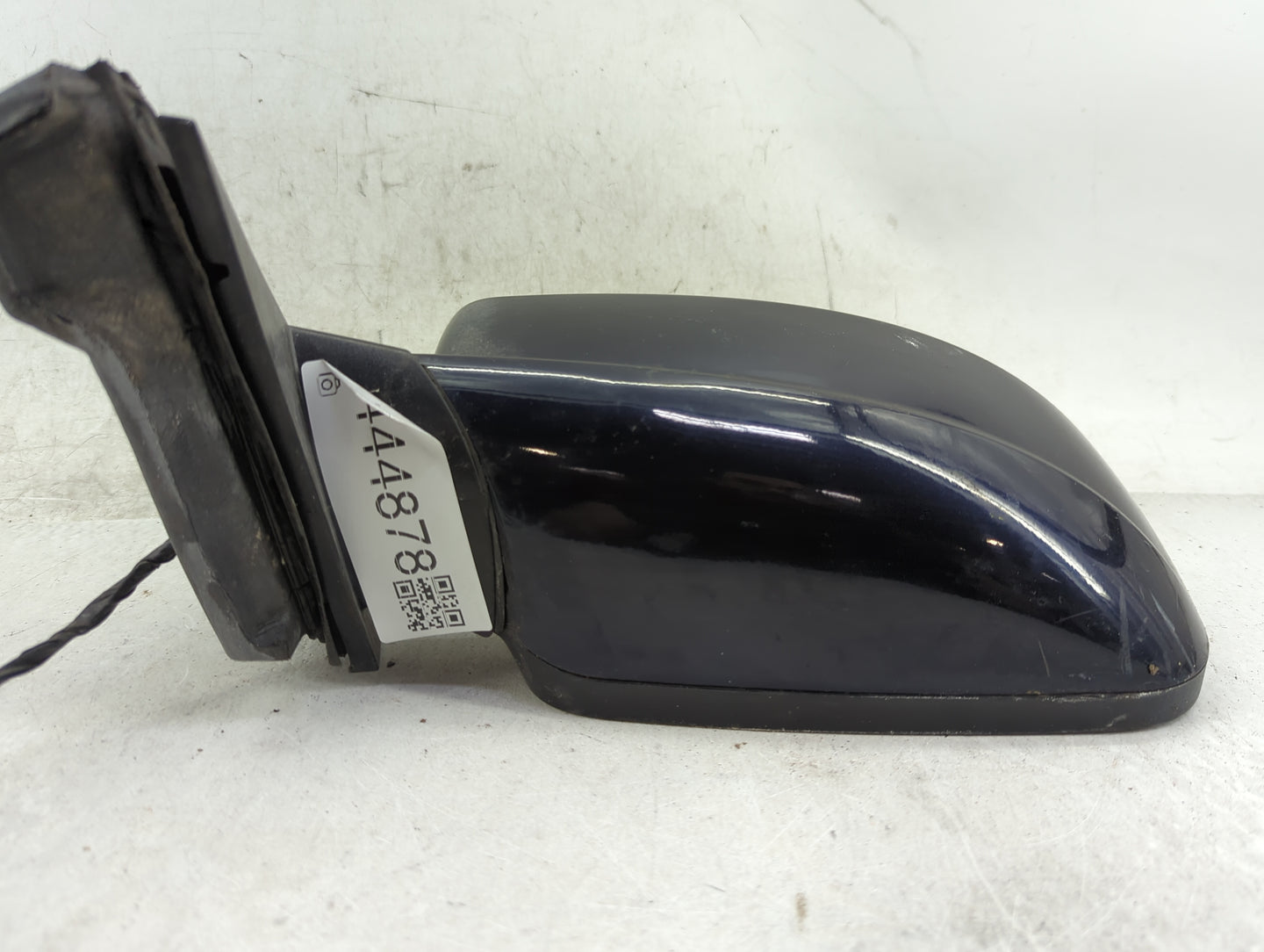 2012-2014 Chrysler 300 Driver Side View Mirror - Left Door Mirror OEM Used - Oemusedautoparts1.com