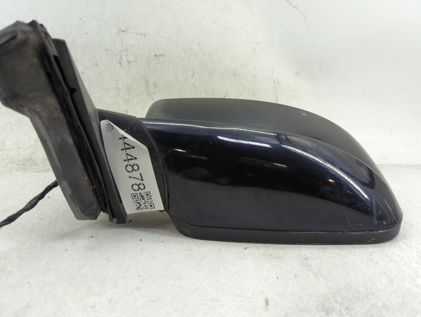 2012-2014 Chrysler 300 Driver Side View Mirror - Left Door Mirror OEM Used - Oemusedautoparts1.com
