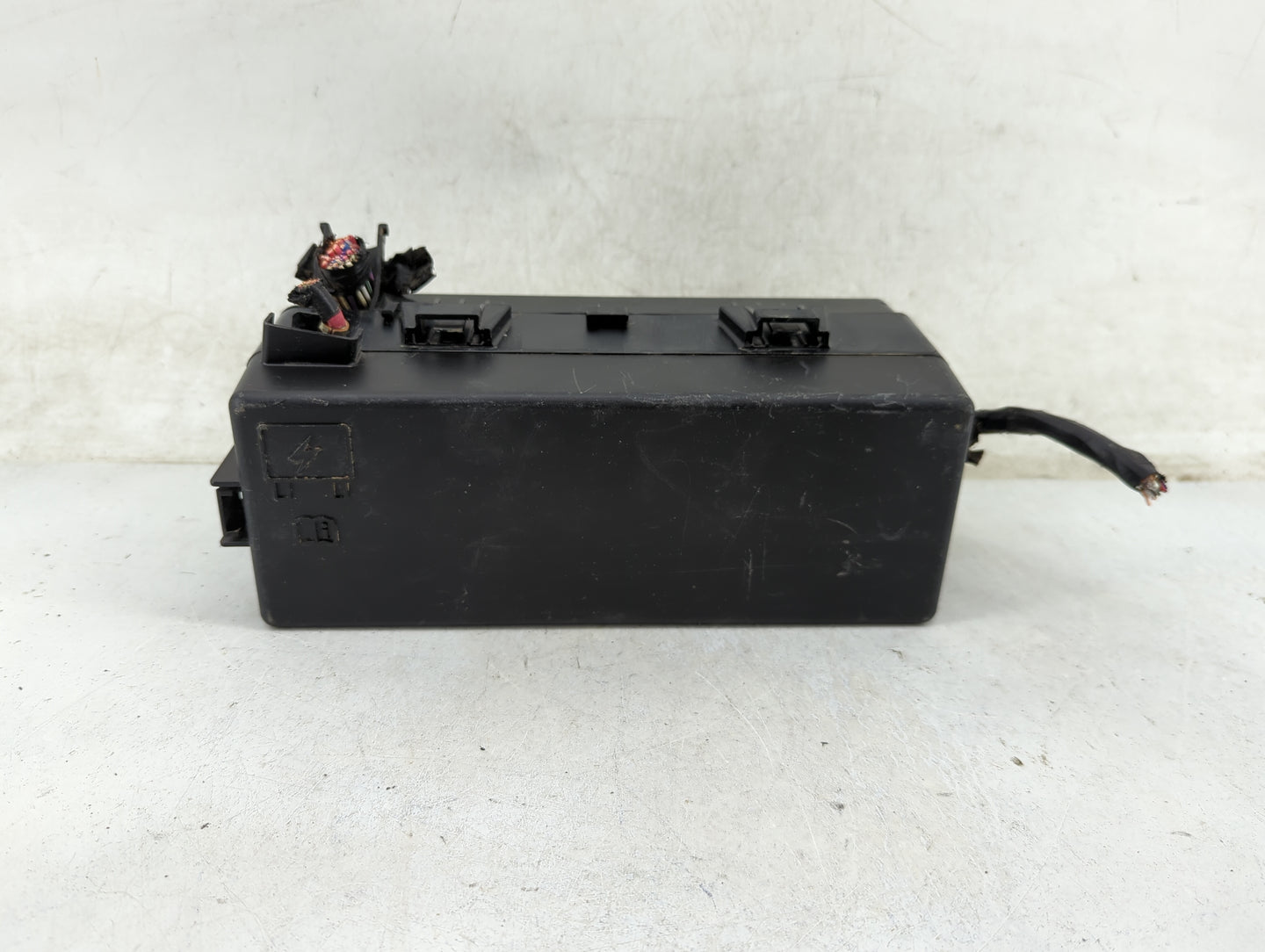 2012-2014 Chrysler 300 Fusebox Fuse Box Panel Relay Module P/N:P68092891AE 68092891AE Fits Fits 2012 2013 2014 OEM Used Auto