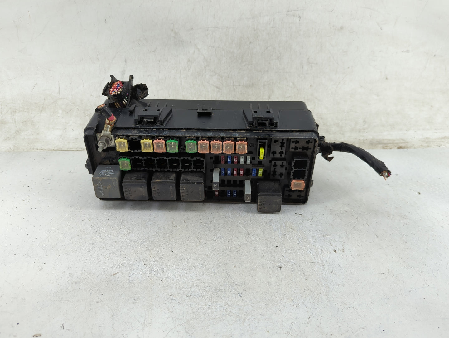 2012-2014 Chrysler 300 Fusebox Fuse Box Panel Relay Module P/N:P68092891AE 68092891AE Fits Fits 2012 2013 2014 OEM Used Auto