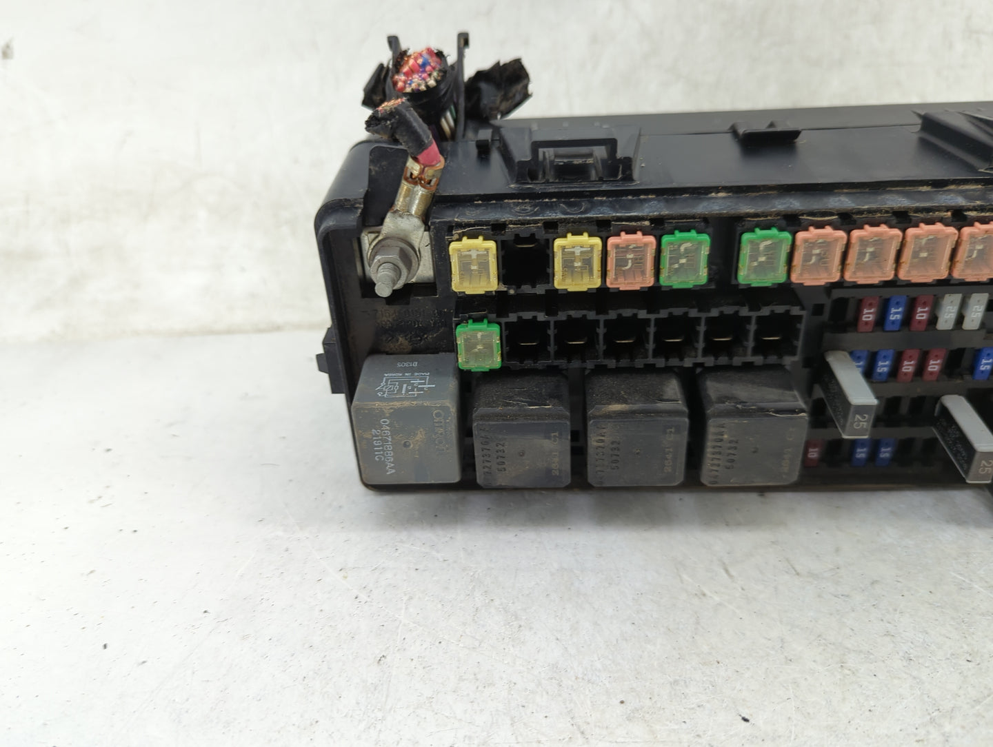 2012-2014 Chrysler 300 Fusebox Fuse Box Panel Relay Module P/N:P68092891AE 68092891AE Fits Fits 2012 2013 2014 OEM Used Auto