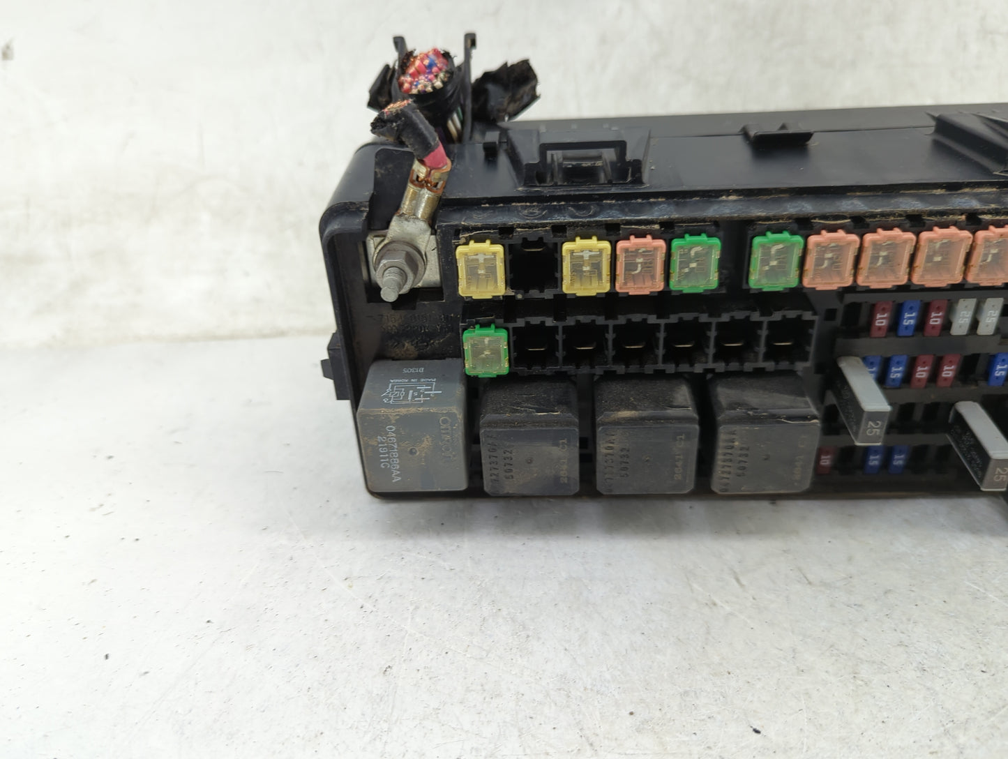 2012-2014 Chrysler 300 Fusebox Fuse Box Panel Relay Module P/N:P68092891AE 68092891AE Fits Fits 2012 2013 2014 OEM Used Auto
