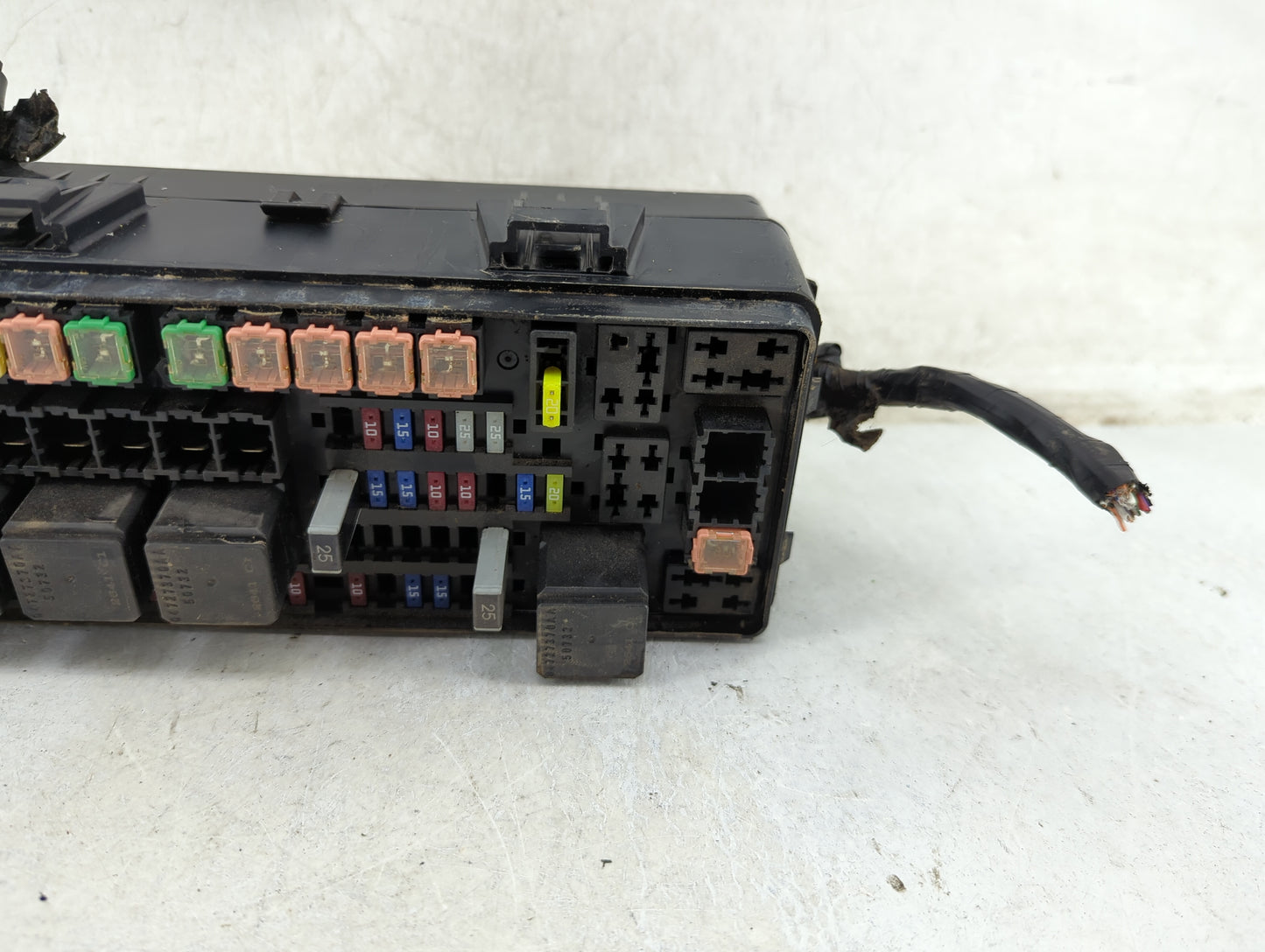2012-2014 Chrysler 300 Fusebox Fuse Box Panel Relay Module P/N:P68092891AE 68092891AE Fits Fits 2012 2013 2014 OEM Used Auto