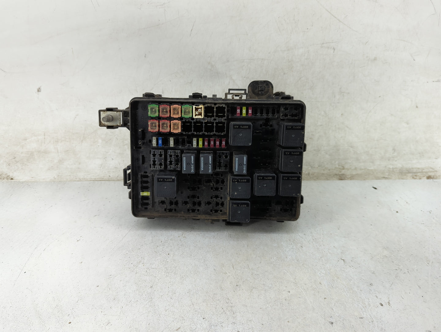 2012-2014 Chrysler 300 Fusebox Fuse Box Panel Relay Module P/N:P68081202 68081202AC, 16238AA Fits Fits 2012 2013 2014 OEM Us