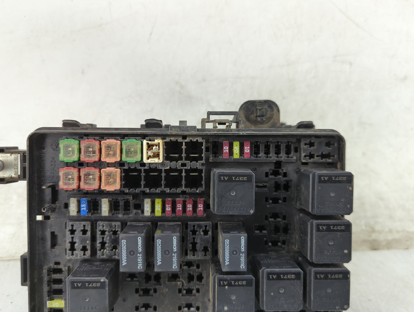 2012-2014 Chrysler 300 Fusebox Fuse Box Panel Relay Module P/N:P68081202 68081202AC, 16238AA Fits Fits 2012 2013 2014 OEM Us