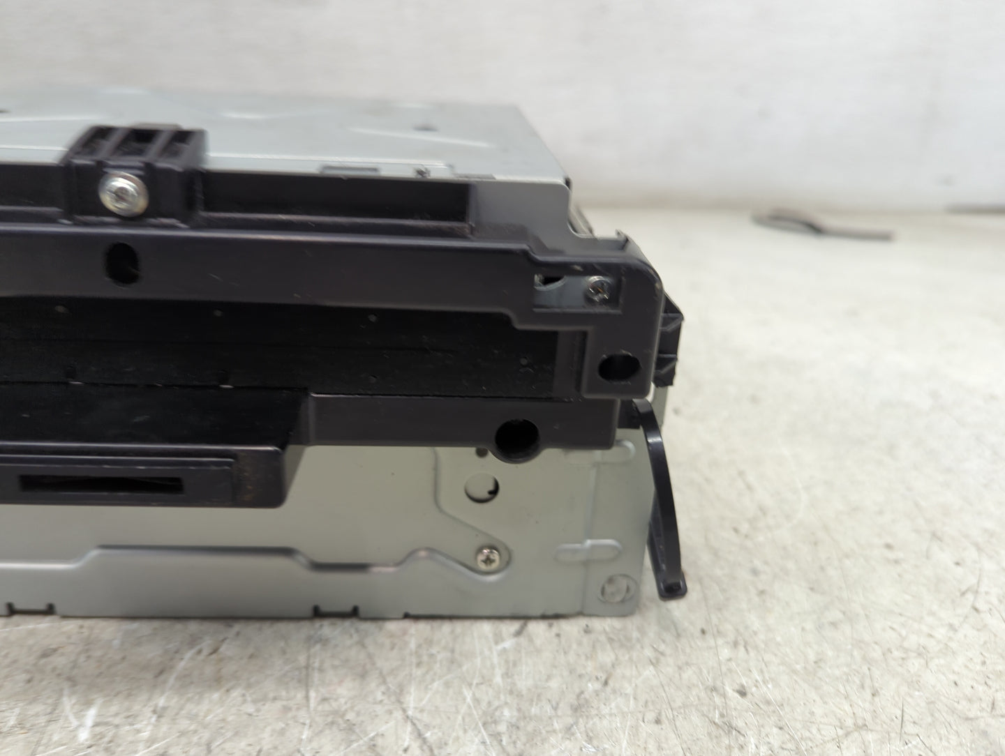 2012 Chrysler 300 Radio AM FM Cd Player Receiver Replacement P/N:P05091038ZN CQ0JC0M6FKA Fits OEM Used Auto Parts - Oemuseda