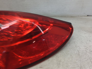 2012 Chrysler 300 Tail Light Assembly Passenger Right OEM P/N:05182586AH 5182586AH Fits OEM Used Auto Parts
