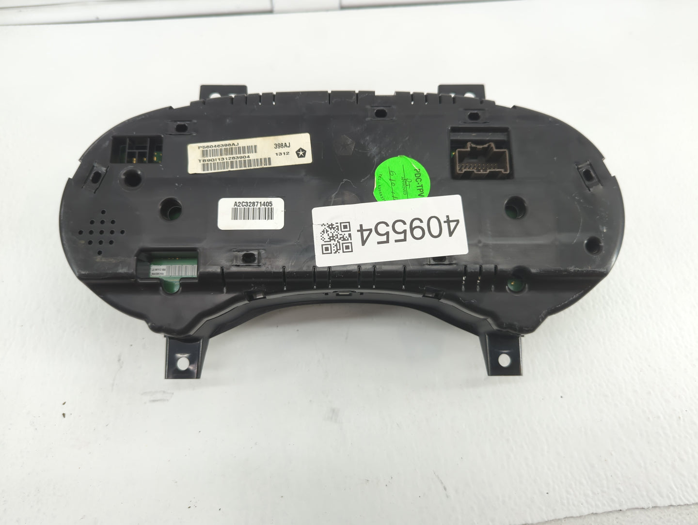 2012 Chrysler 300 Instrument Cluster Speedometer Gauges P/N:P56046398AJ 56046389AJ, P56046398AI, 56046389AH Fits OEM Used Au