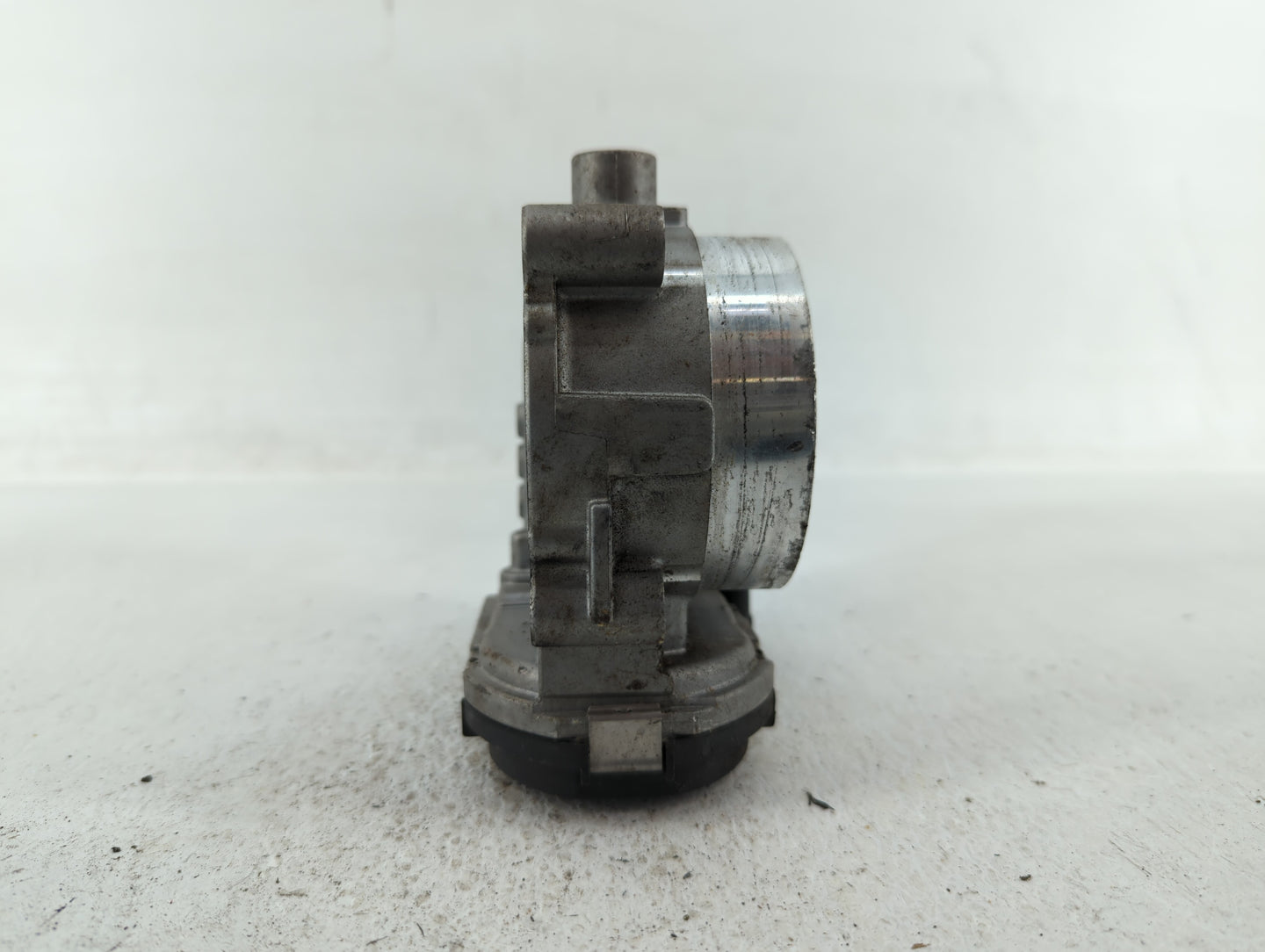 2011-2022 Chrysler 300 Throttle Body P/N:05184349AF 05184349AE Fits OEM Used Auto Parts - Oemusedautoparts1.com