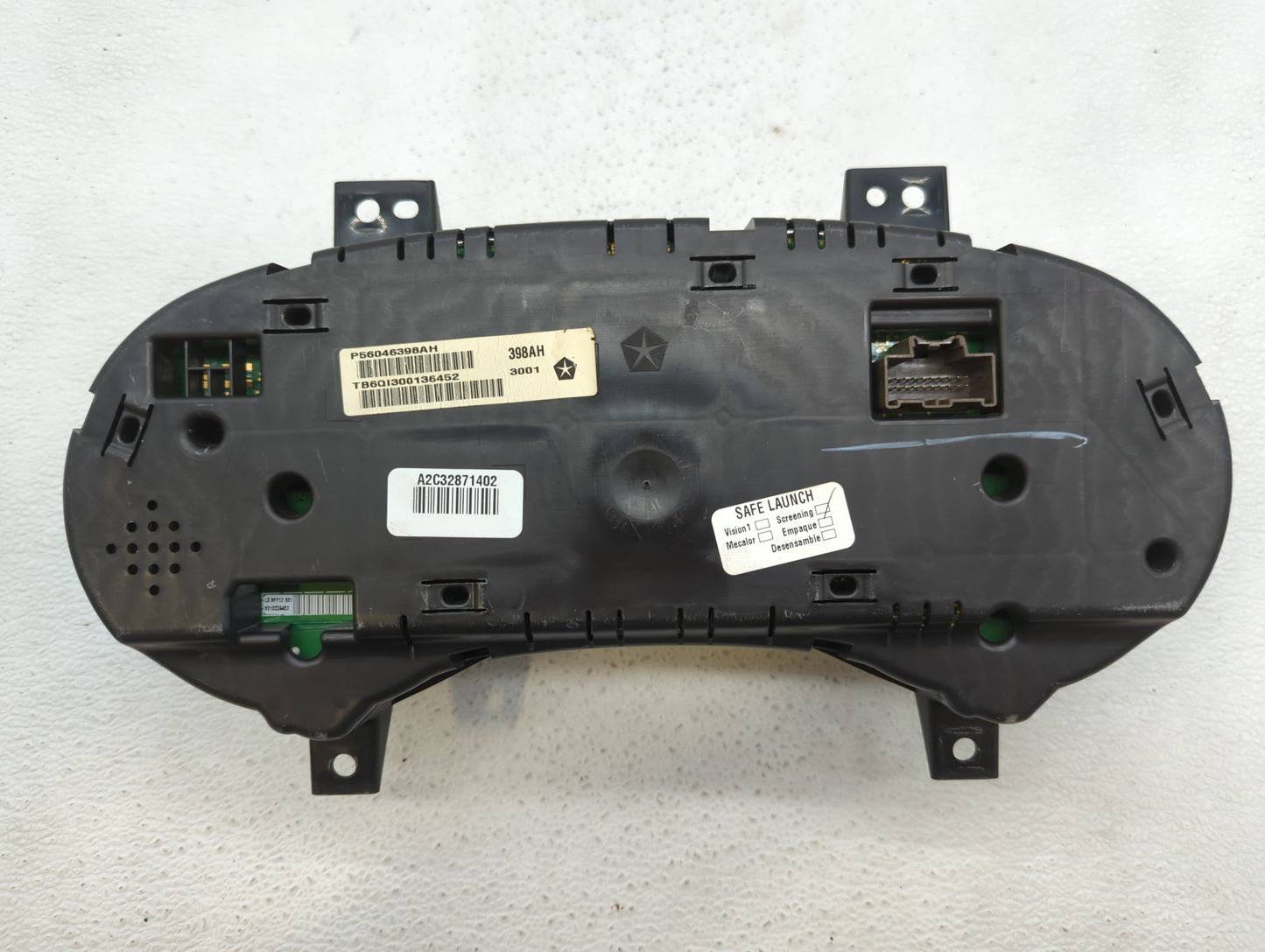 2012 Chrysler 300 Instrument Cluster Speedometer Gauges P/N:P56046398AH P56046398AJ, 56046389AJ, P56046398AI, 56046389AH Fit