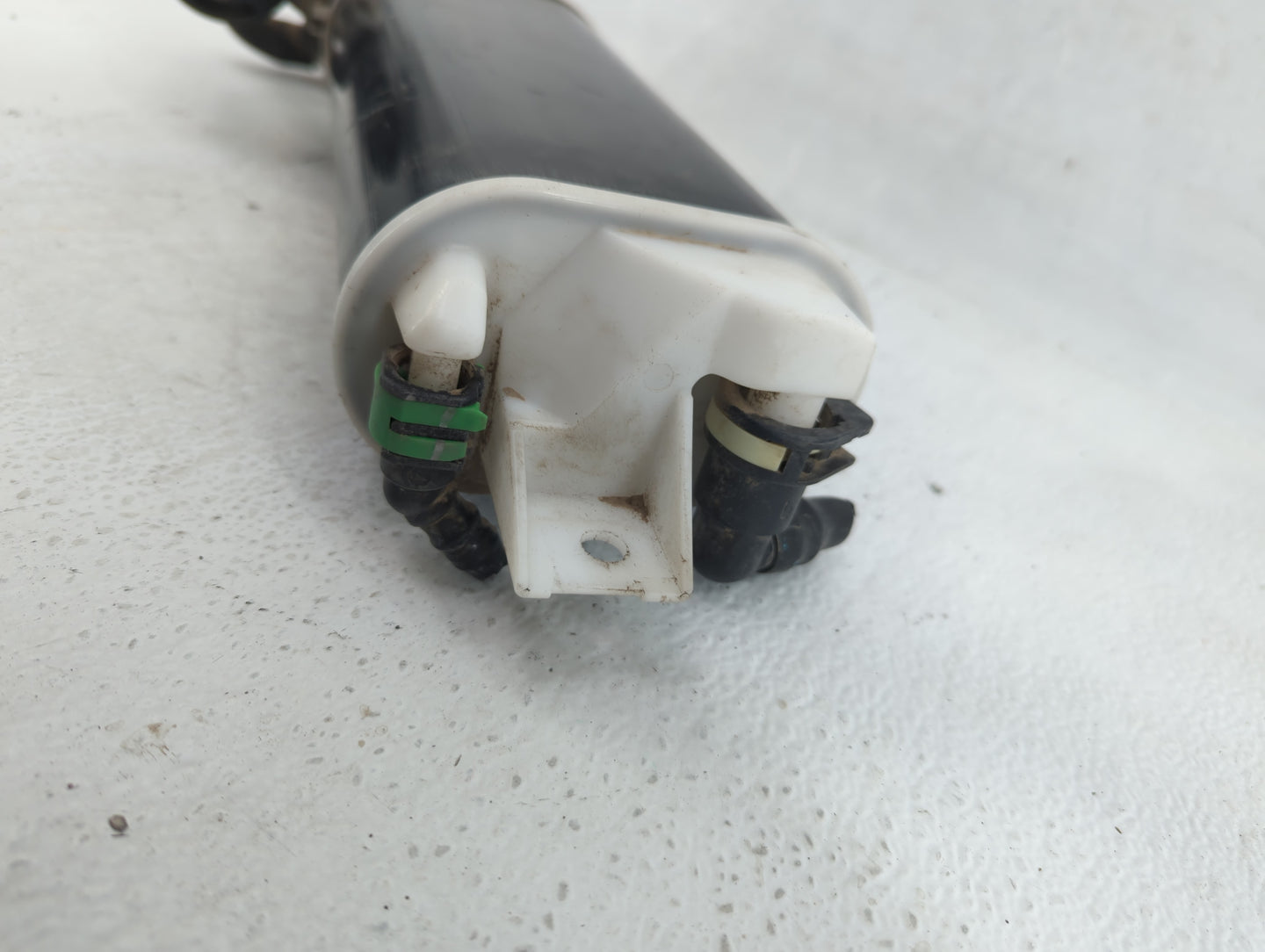2012 Chrysler 300 Fuel Vapor Charcoal Canister - Oemusedautoparts1.com
