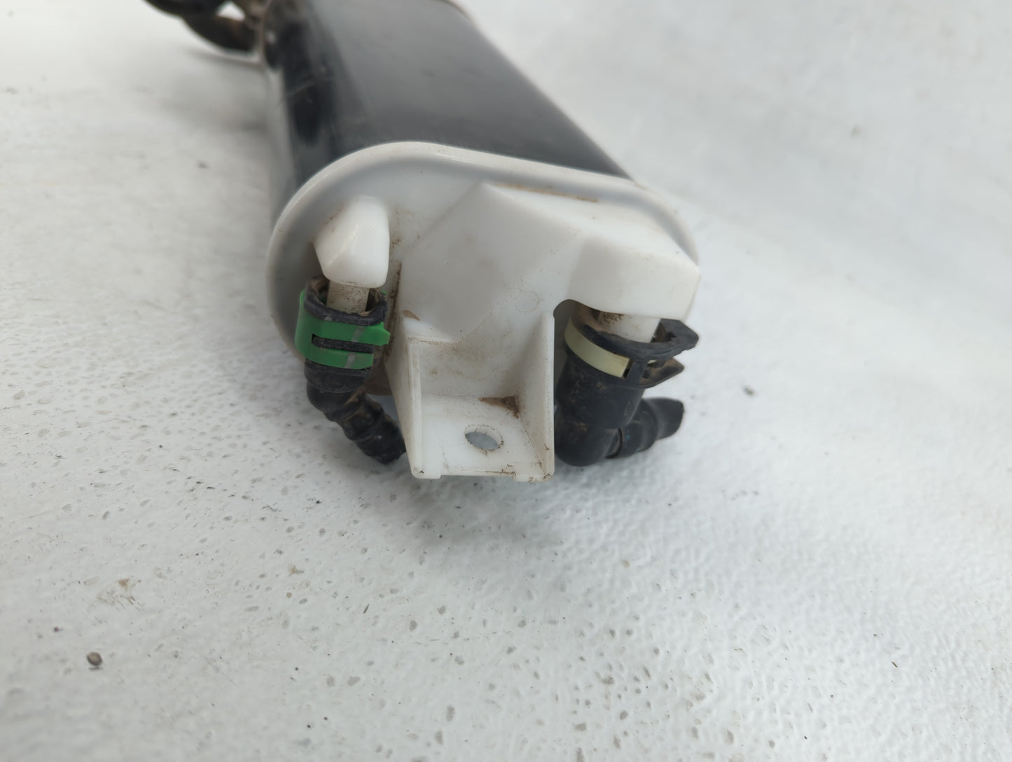 2012 Chrysler 300 Fuel Vapor Charcoal Canister - Oemusedautoparts1.com