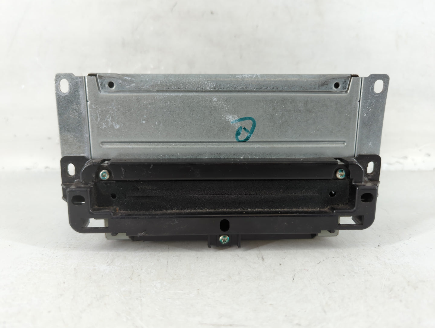 2012-2014 Chrysler 300 Am Fm Cd Player Radio Receiver - Oemusedautoparts1.com