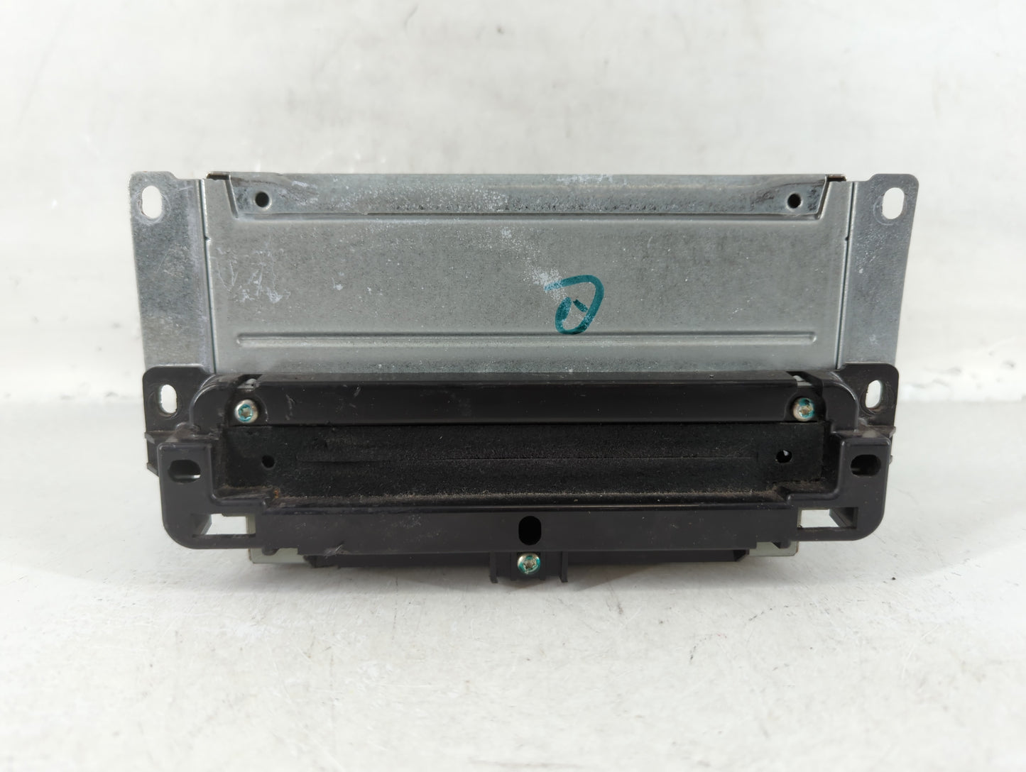 2012-2014 Chrysler 300 Am Fm Cd Player Radio Receiver - Oemusedautoparts1.com