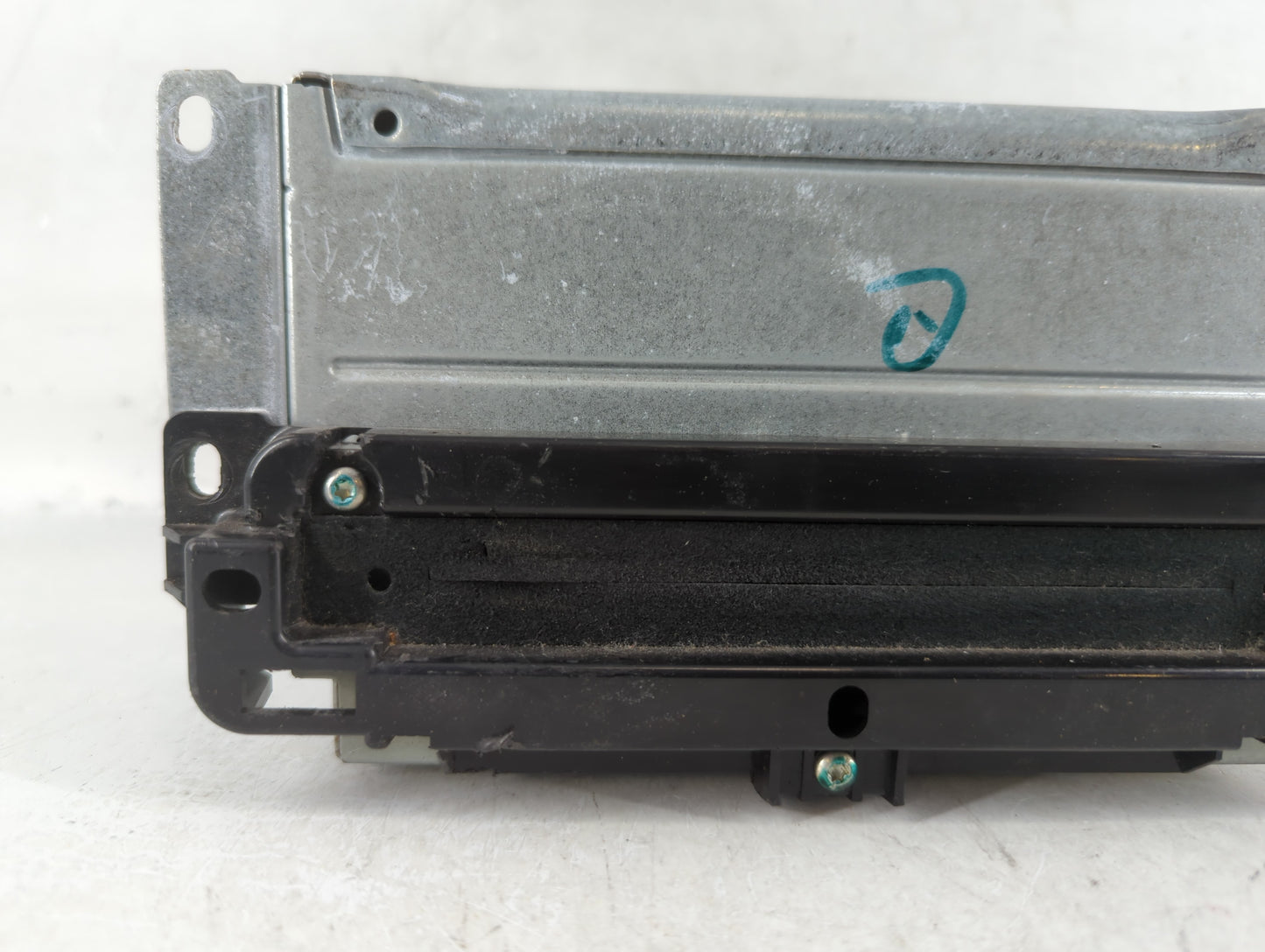 2012-2014 Chrysler 300 Am Fm Cd Player Radio Receiver - Oemusedautoparts1.com
