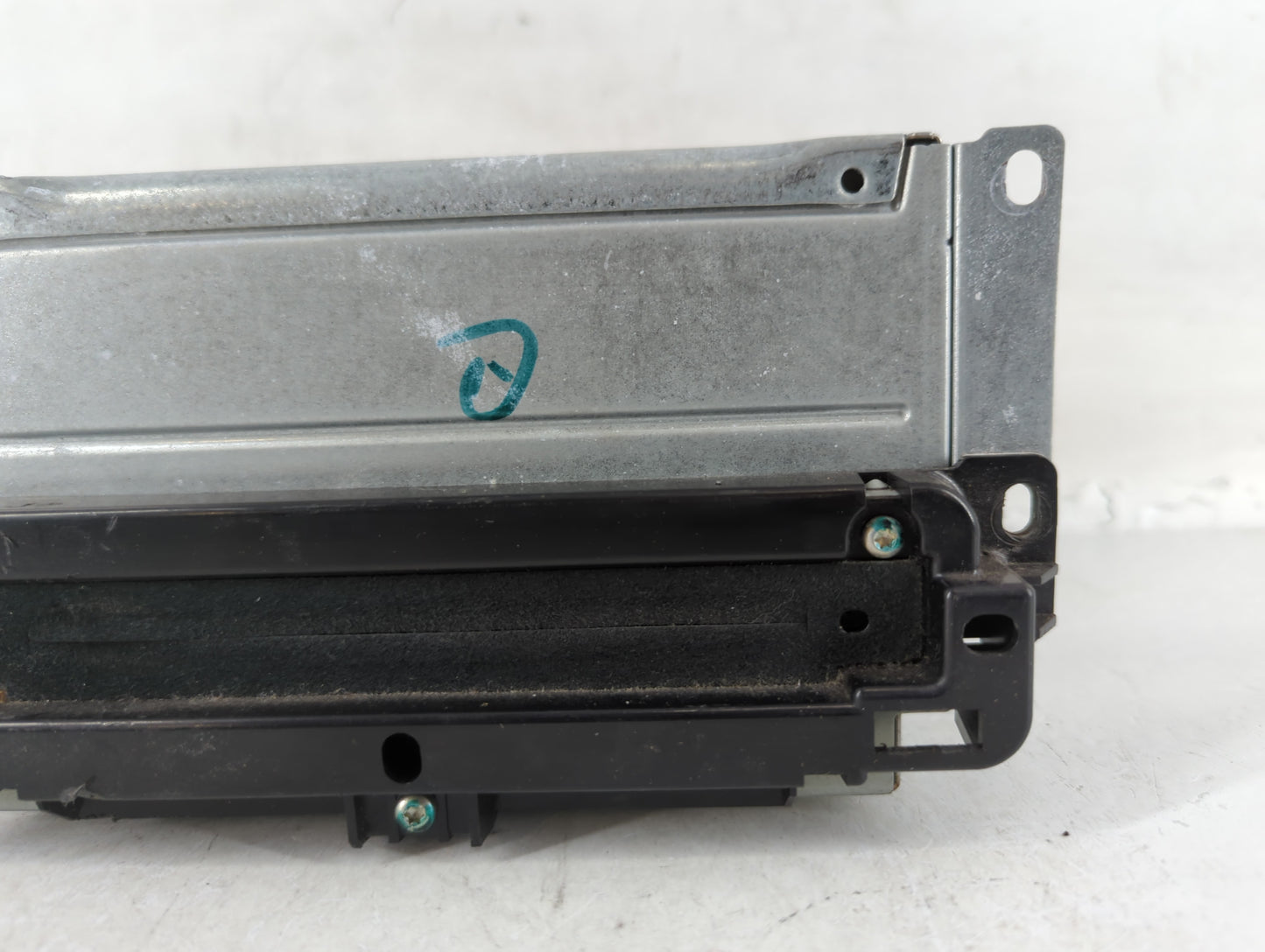2012-2014 Chrysler 300 Am Fm Cd Player Radio Receiver - Oemusedautoparts1.com