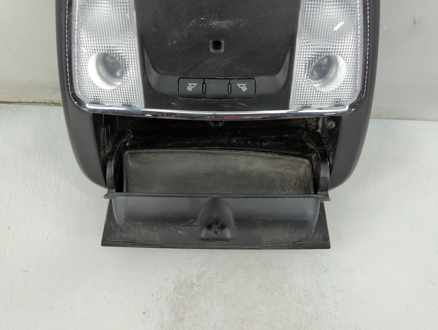 2011-2012 Chrysler 300 Overhead Roof Console 889115 - Oemusedautoparts1.com