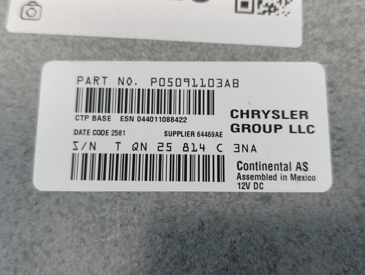 2012-2013 Chrysler 300 Radio AM FM Cd Player Receiver Replacement P/N:P05091103AB Fits Fits 2012 2013 OEM Used Auto Parts - 