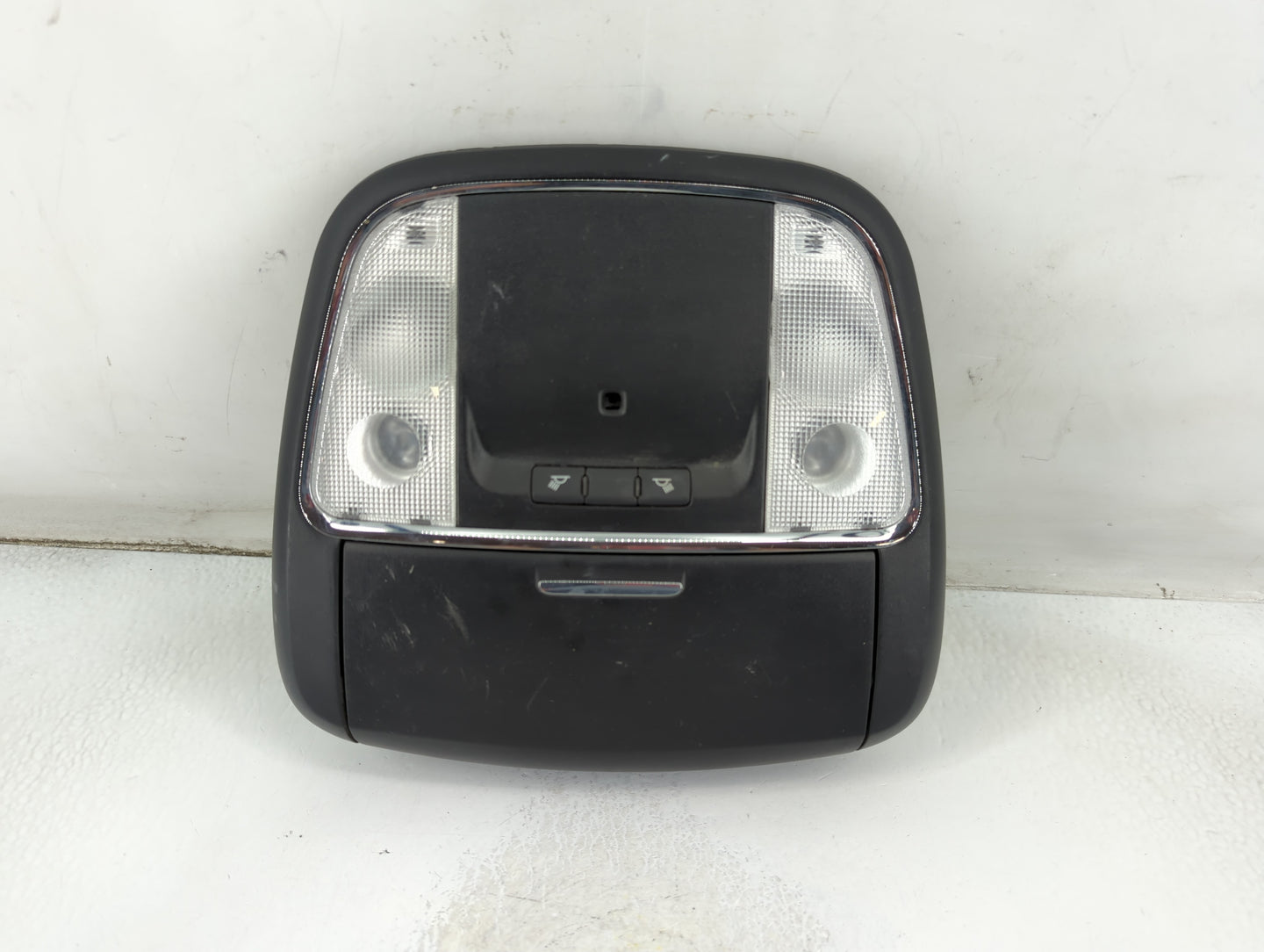 2011-2012 Chrysler 300 Overhead Roof Console 913029 - Oemusedautoparts1.com