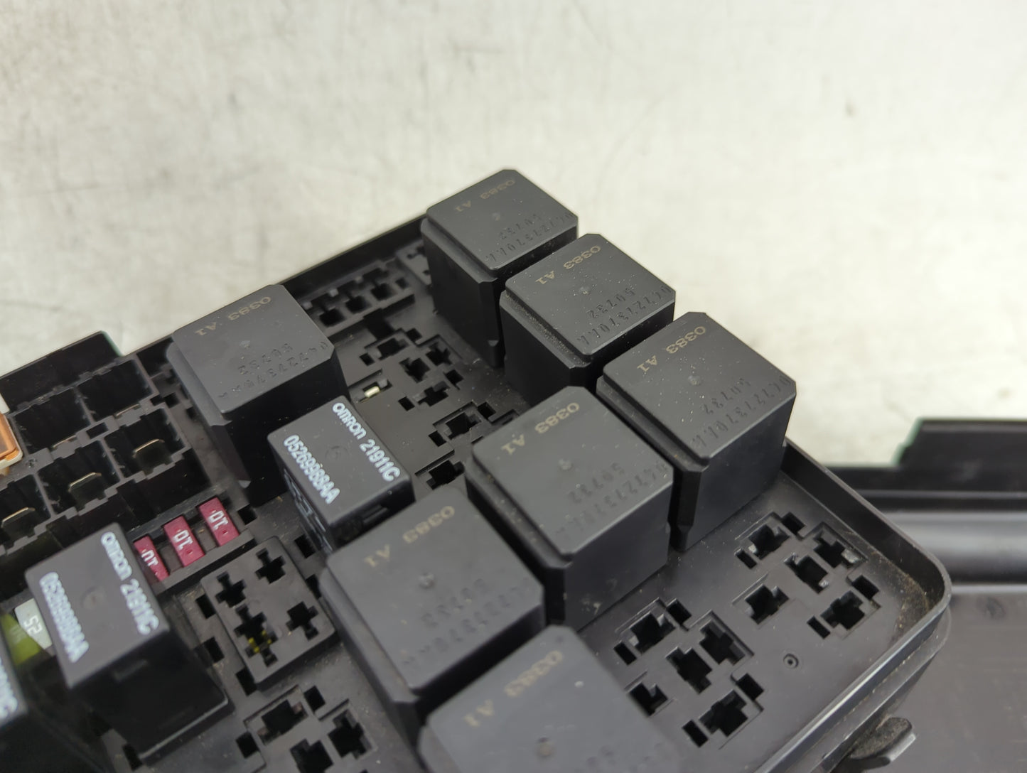 2012 Chrysler Charger Fusebox Fuse Box Panel Relay Module P/N:P68083958AA 68083958AA Fits Fits 2013 2014 OEM Used Auto Parts