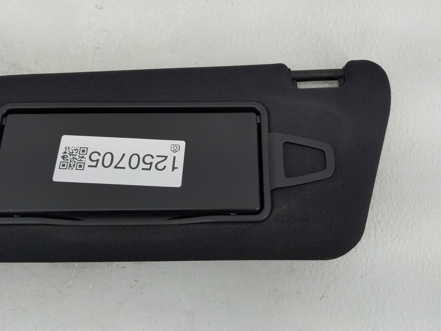 2012 Chrysler E Class Sun Visor Shade Replacement Driver Left Mirror Fits OEM Used Auto Parts - Oemusedautoparts1.com