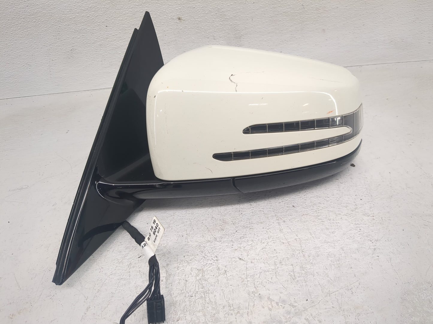 2012 Chrysler E Class Side Mirror Replacement Driver Left View Door Mirror Fits OEM Used Auto Parts - Oemusedautoparts1.com