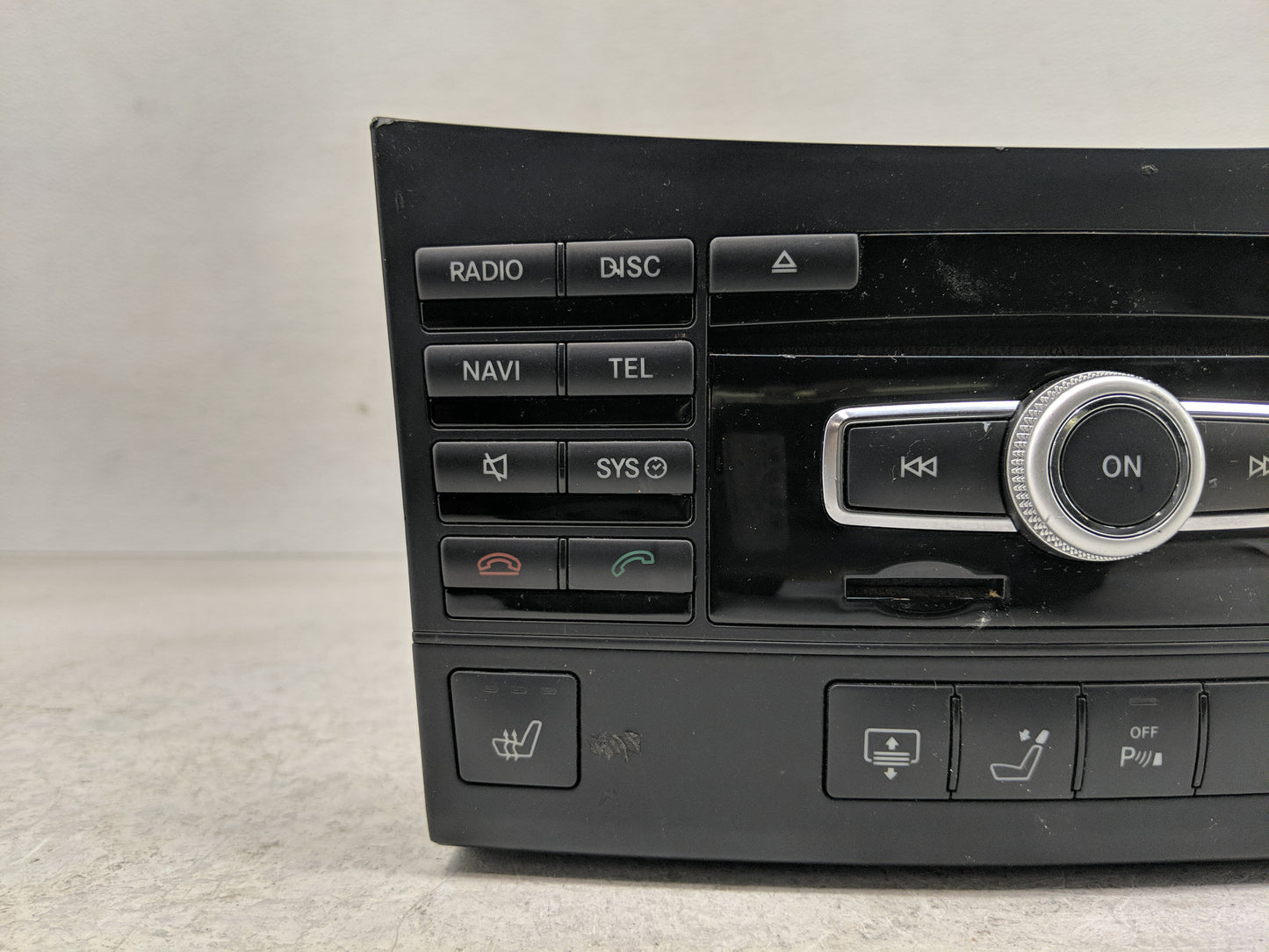 2012 Chrysler E Class Radio AM FM Cd Player Receiver Replacement P/N:A 212 900 65 13 Fits OEM Used Auto Parts - Oemusedautop
