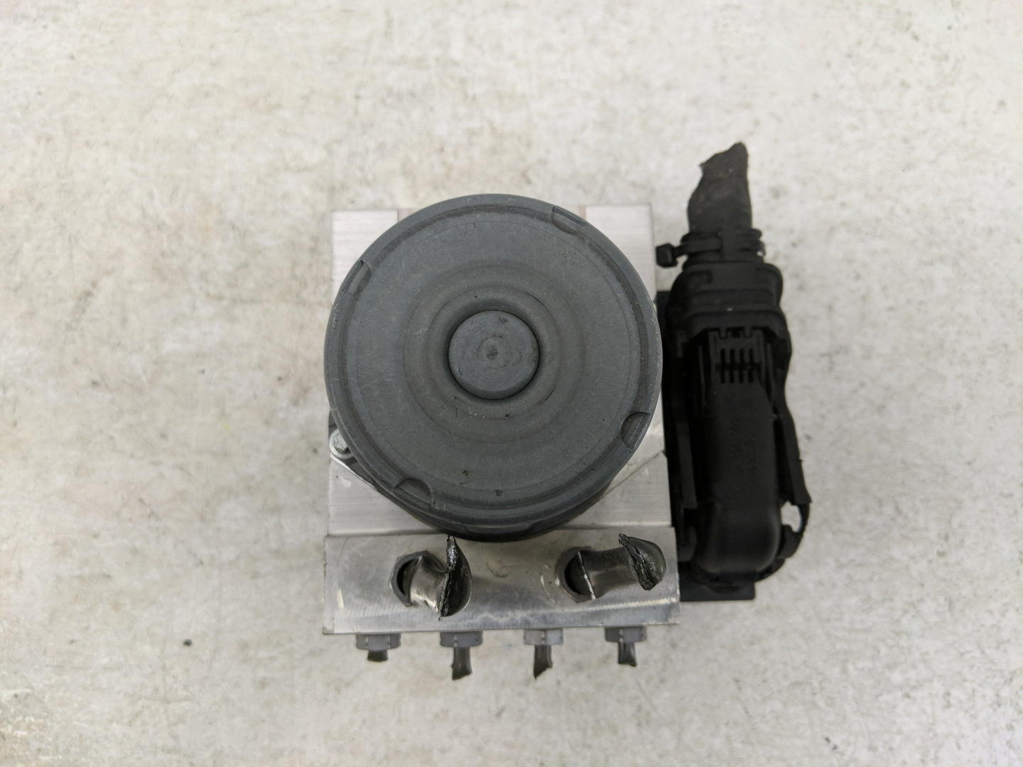 2012 Chrysler E Class ABS Pump Control Module Replacement P/N:265 951 614 A212 431 35 12 Fits OEM Used Auto Parts - Oemuseda