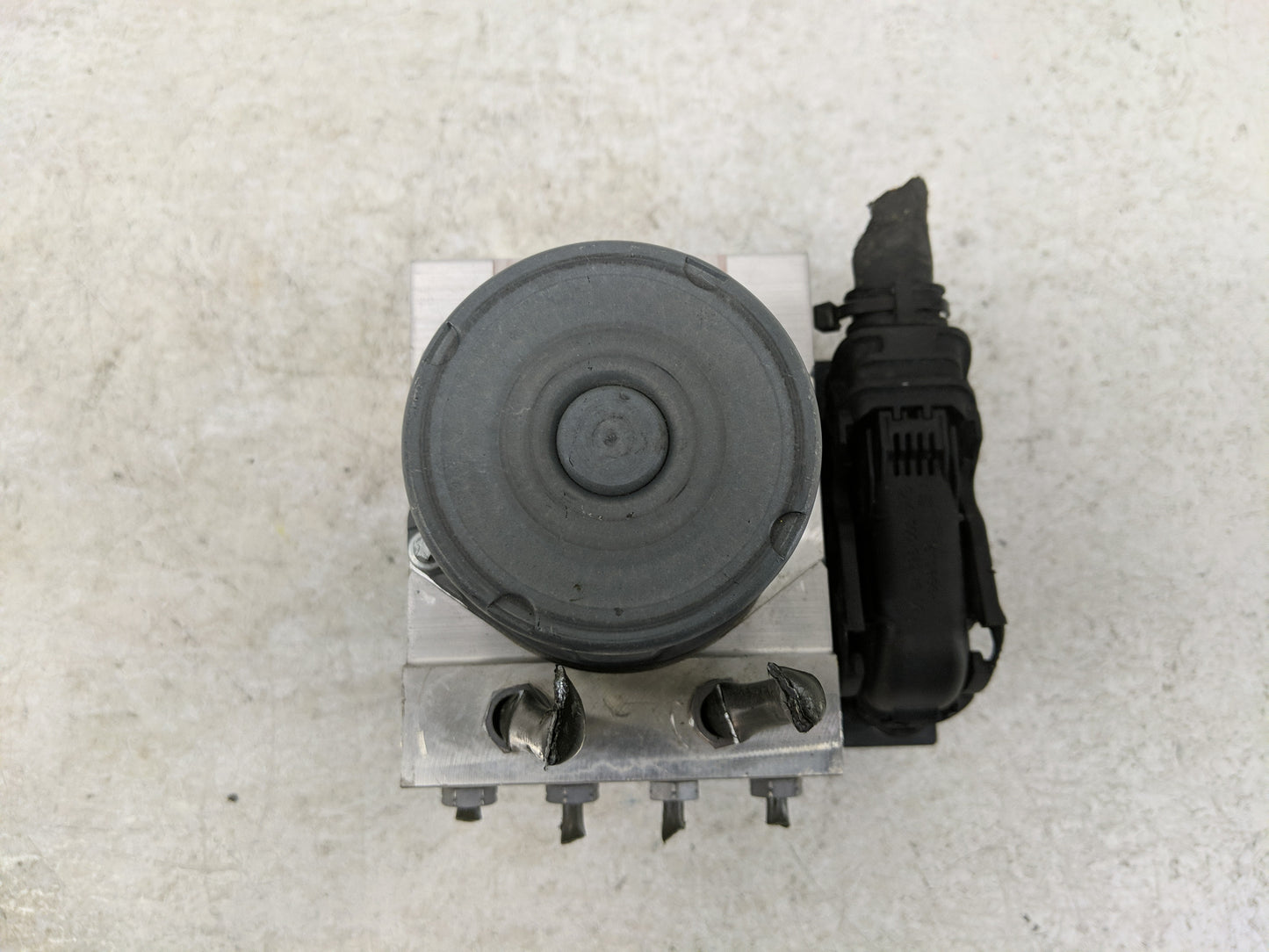 2012 Chrysler E Class ABS Pump Control Module Replacement P/N:265 951 614 A212 431 35 12 Fits OEM Used Auto Parts - Oemuseda