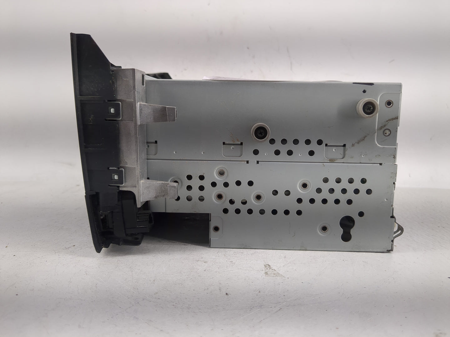 2012 Chrysler E Class Radio AM FM Cd Player Receiver Replacement P/N:A 212 900 75 13 Fits OEM Used Auto Parts - Oemusedautop