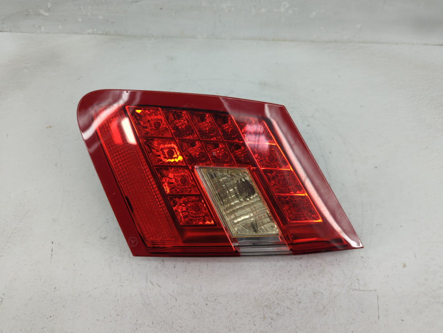2012 Chrysler E Class Tail Light Assembly Passenger Right OEM P/N:A046317 Fits OEM Used Auto Parts - Oemusedautoparts1.com