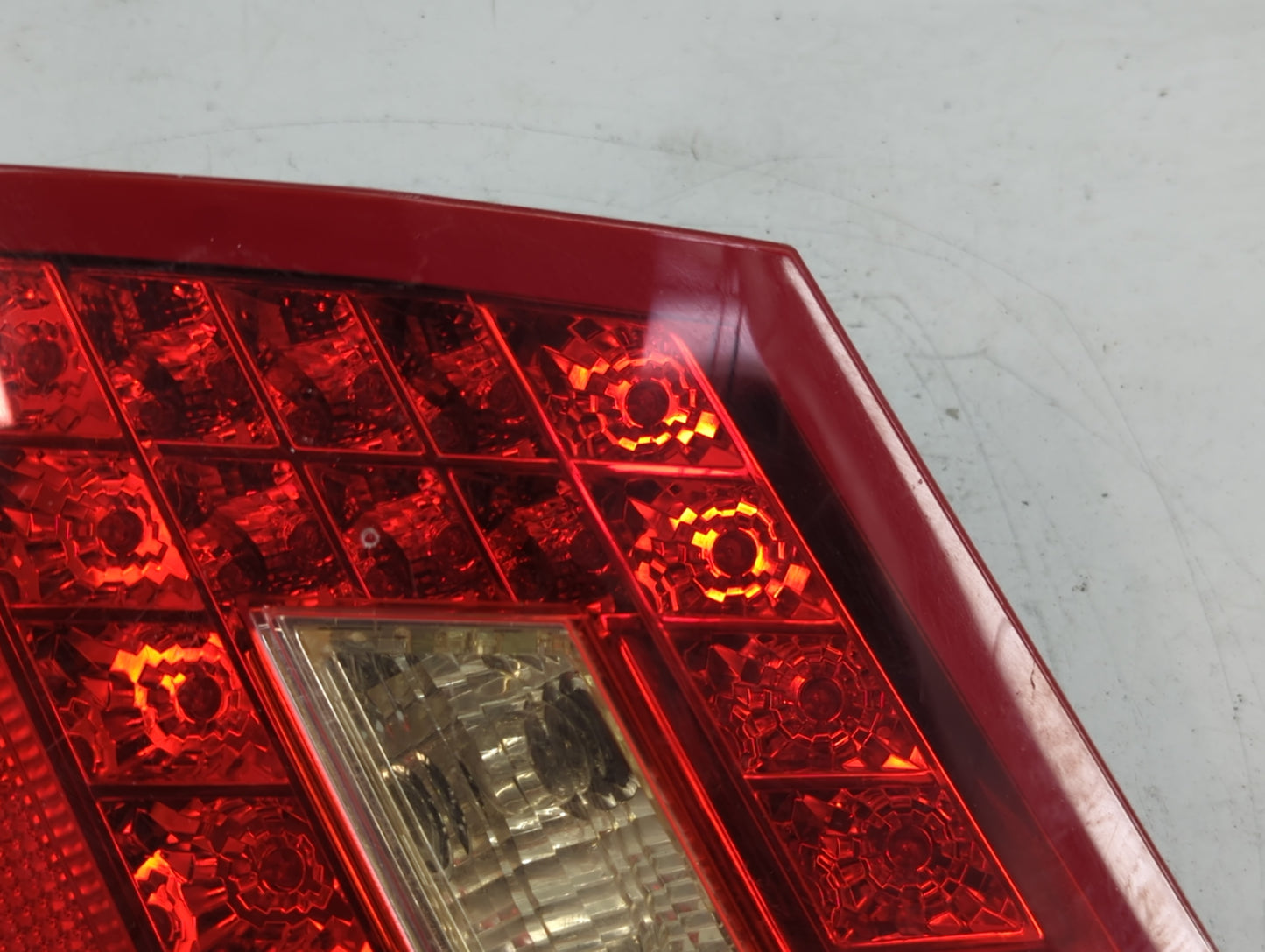 2012 Chrysler E Class Tail Light Assembly Passenger Right OEM P/N:A046317 Fits OEM Used Auto Parts - Oemusedautoparts1.com