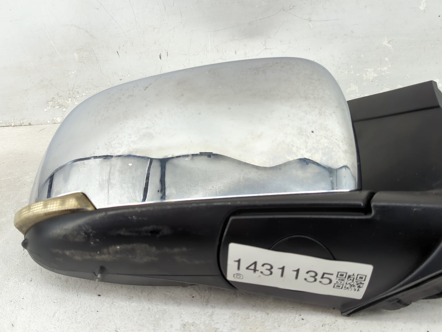2012 Chrysler Town and Country Passenger Side View Mirror - Right Door Mirror OEM Used - Oemusedautoparts1.com