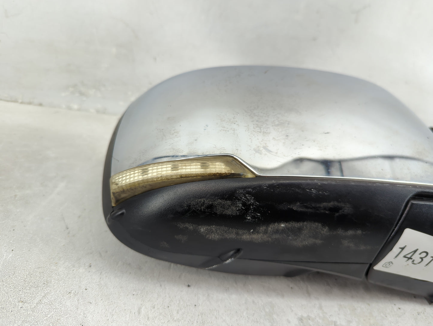 2012 Chrysler Town and Country Passenger Side View Mirror - Right Door Mirror OEM Used - Oemusedautoparts1.com