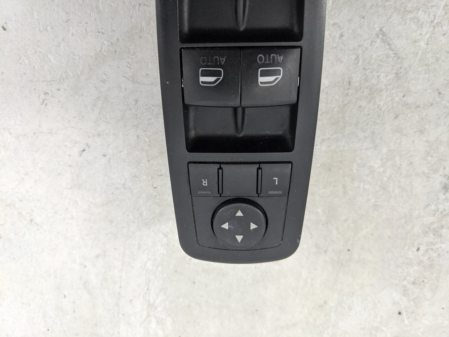 2012 Chrysler Town and Country Master Power Window Switch Replacement Driver Side Left P/N:10092323 Fits OEM Used Auto Parts
